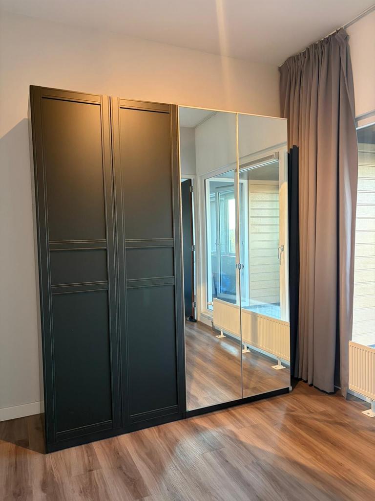 Ruime kledingkast met spiegeldeur en lades, Ophalen, 200 cm of meer, 150 tot 200 cm, Zo goed als nieuw