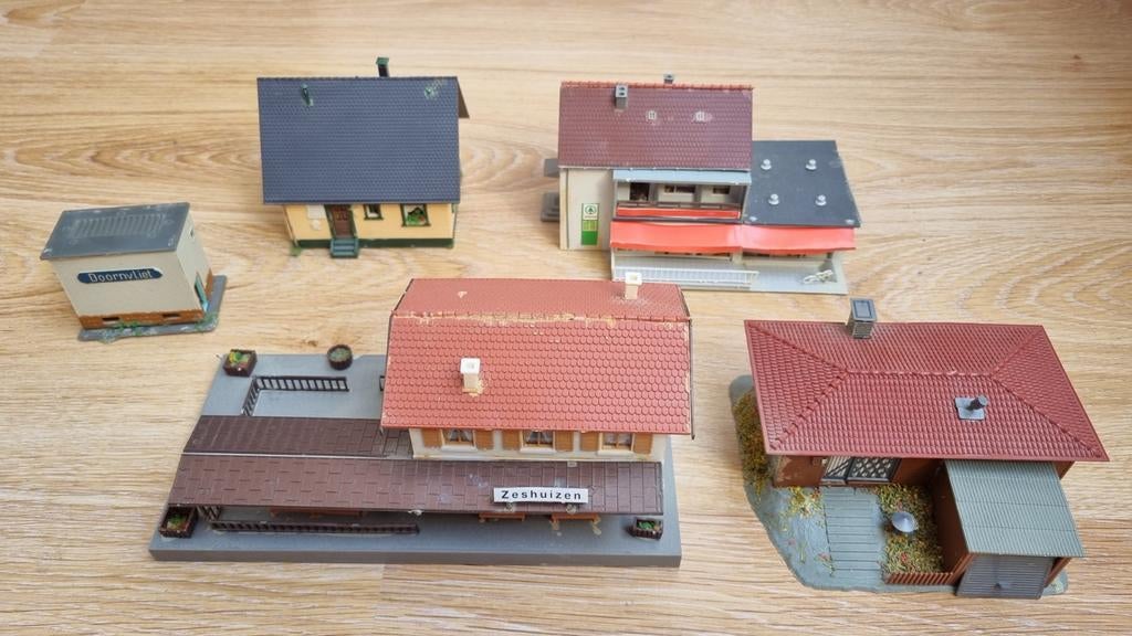 Verschillende H0 gebouwen, Faller, Pola, Auhagen, Overige merken, Gebruikt, Gelijkstroom of Wisselstroom, Brug, Tunnel of Gebouw