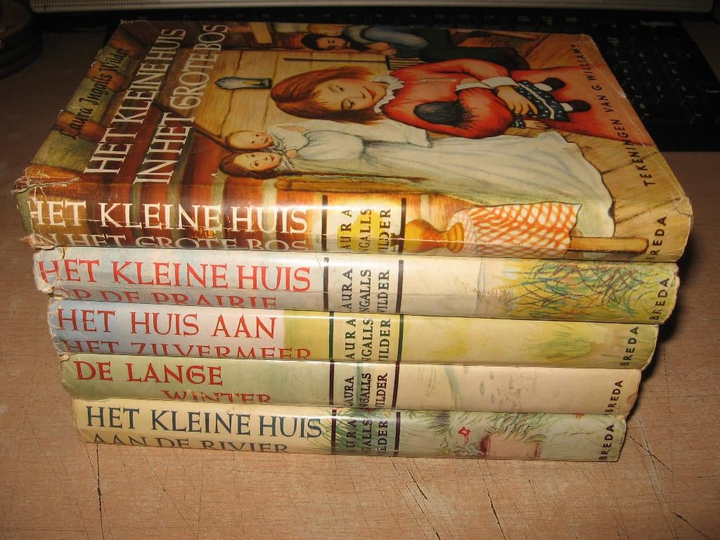 Laura Ingalls Wilder     Het Kleine Huis    5x, Ophalen of Verzenden, Gelezen