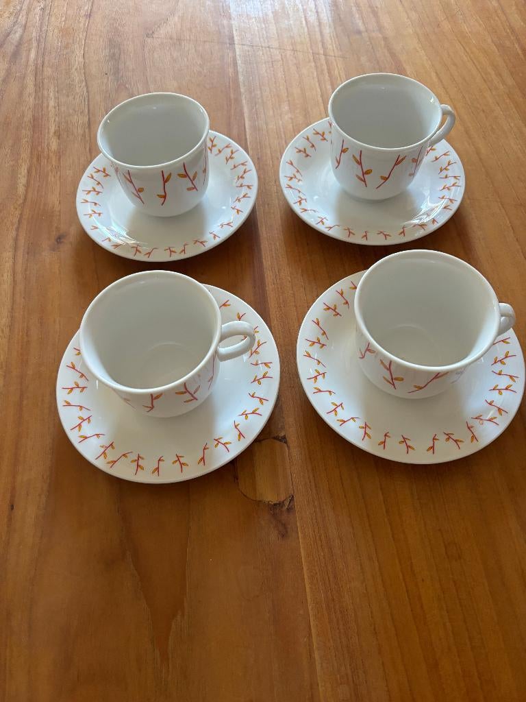 4x Theekopjes, koffiekopje en schotels, Ophalen of Verzenden, Zo goed als nieuw, Overige stijlen, Kop(pen) en/of Schotel(s)