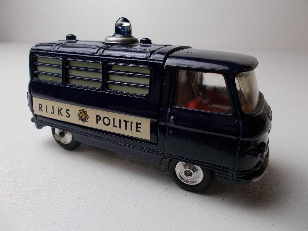 1966 Corgi Toys 464 COMMER DUTCH EXPORT "RIJKSPOLITIE" Izgst