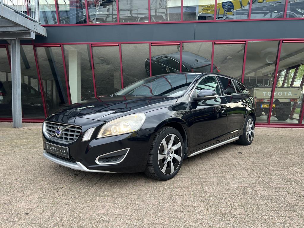 Volvo V60 1.6 T3 Momentum | CC | PDC | Airco | Trekhaak | Le, Auto's, Volvo, Voorwielaandrijving, Zwart, 4 cilinders, 150 pk