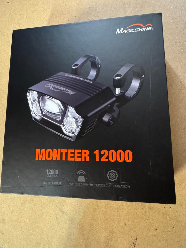 Magicshinr monteer 12000 fiets verlichting, Voorlicht, Nieuw, Ophalen of Verzenden, Oplaadbaar