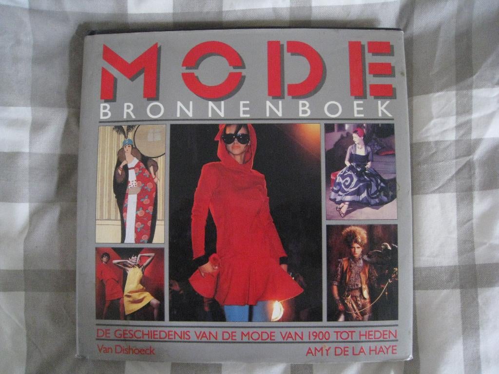 Mode bronnenboek, Boeken, Mode, Gelezen, Mode algemeen, Ophalen of Verzenden