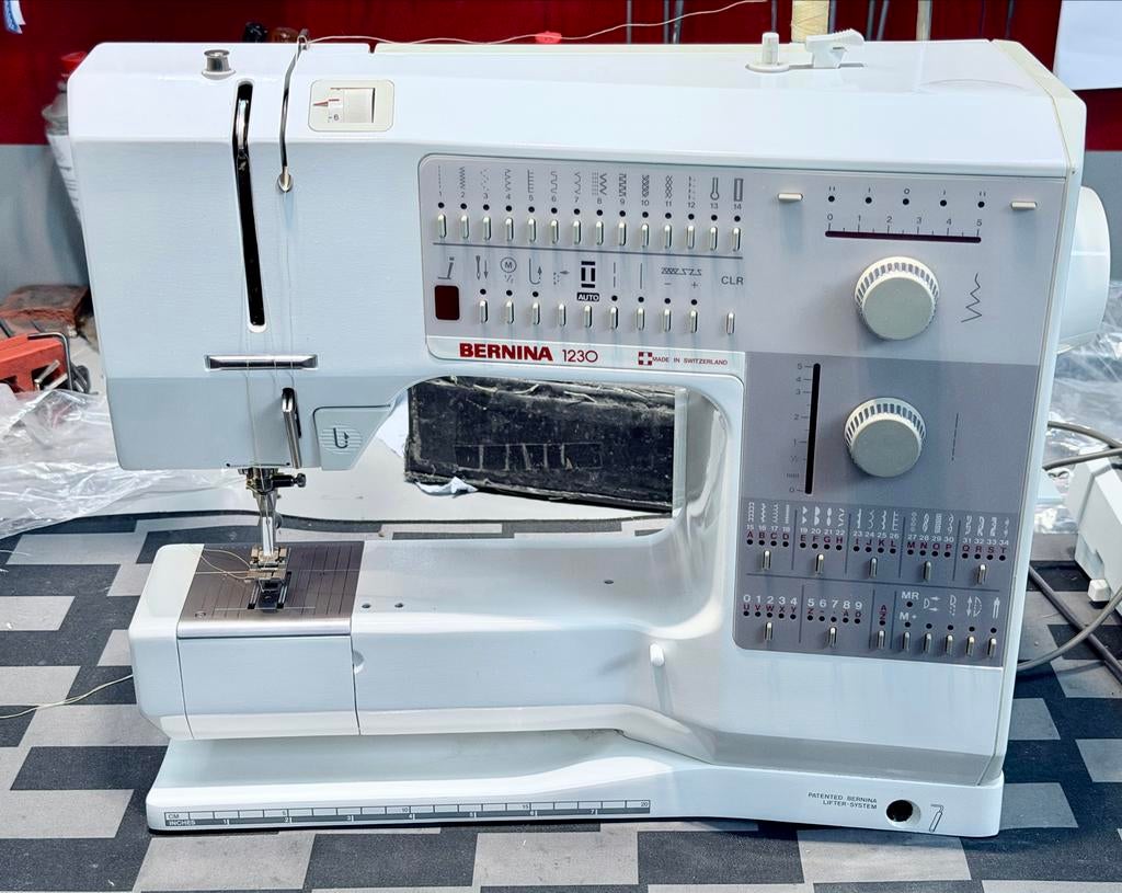 Bernina 1230 Naaimachine - Zo goed als nieuw!, Ophalen of Verzenden, Zo goed als nieuw, Naaimachine, Bernina