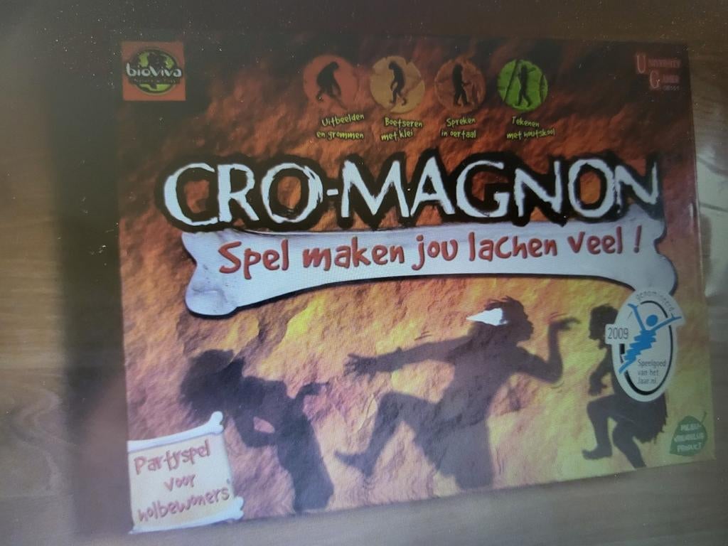 Cro-Magnon: Hilarisch partyspel voor holbewoners, Vijf spelers of meer, Ophalen of Verzenden, Zo goed als nieuw, Bioviva