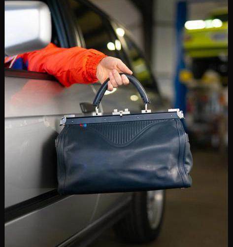 Opzoek naar M-tech leren tas, Ophalen of Verzenden, Zo goed als nieuw