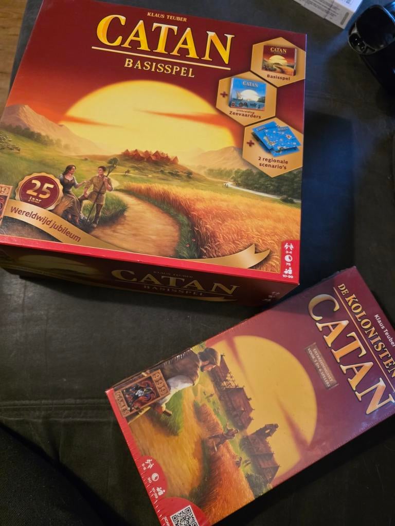 Catan basisspel 25 jaar wereldwijd jubileum + uitbreiding, Hobby en Vrije tijd, Gezelschapsspellen | Kaartspellen, Ophalen of Verzenden