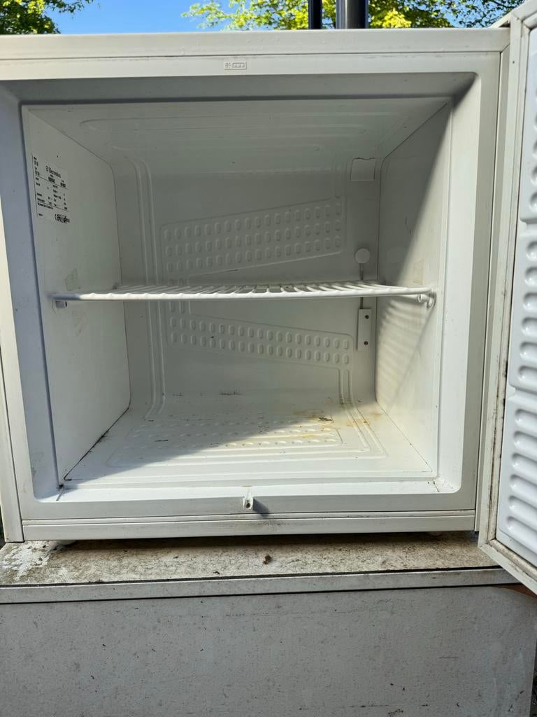 Compacte Zanussi/Electrolux Vrieskistje. Gratis ophalen!, Ophalen, Vrieskist, Gebruikt, Minder dan 85 cm