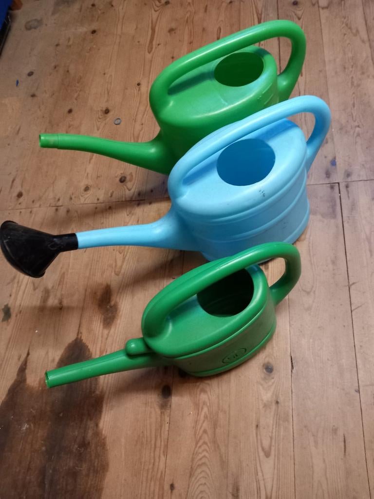 Gieters, Ophalen, Kunststof