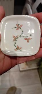 Decoratief schaaltje met bloemmotief, Ophalen of Verzenden, Overige stijlen, Porselein, Schaal of Schalen