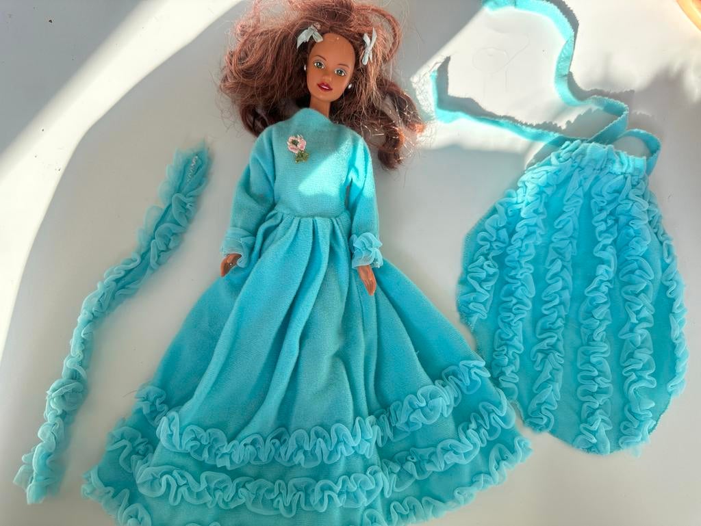 Barbie pop in blauwe jurk vintage, Ophalen of Verzenden, Gebruikt