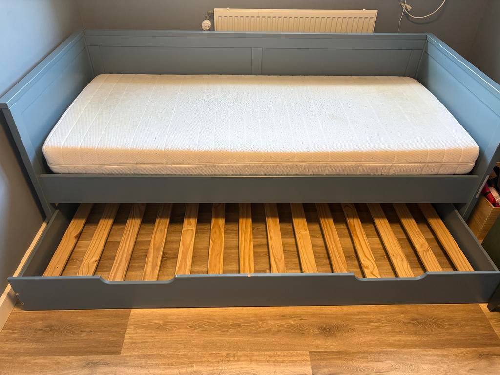 Kinderbed 90x200 met uitschuifbaar bed en matras, Ophalen, 85 tot 100 cm, Gebruikt, Lattenbodem