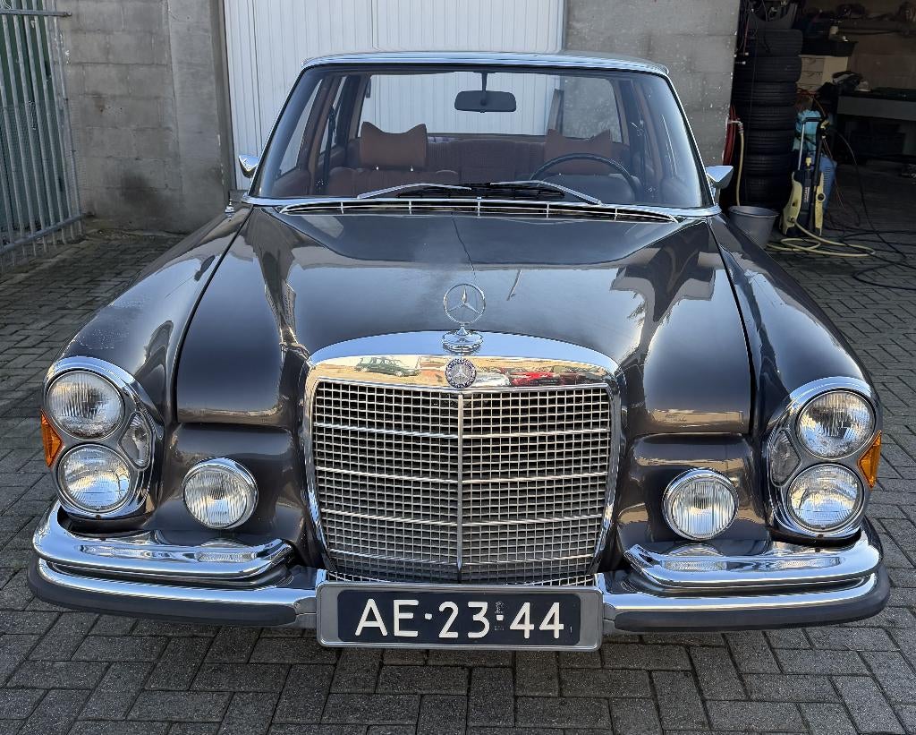 Mercedes-Benz ,280 ,Automaat ,Bj 1971 ,Km 69406, Auto's, Mercedes-Benz, Automaat, 1486 kg, Beige, 160 pk