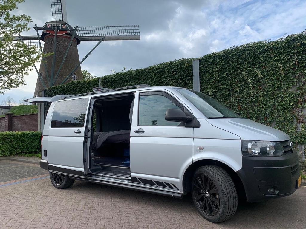 VW Transporter 2.0 ecofuel (Benzine) semi-camper off-grid L2, Euro 5, 1800 kg, Zwart, 4 cilinders