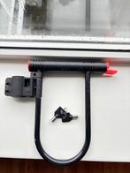 Zwart beugelslot met twee sleutels, Ophalen of Verzenden, Zo goed als nieuw, Beugelslot