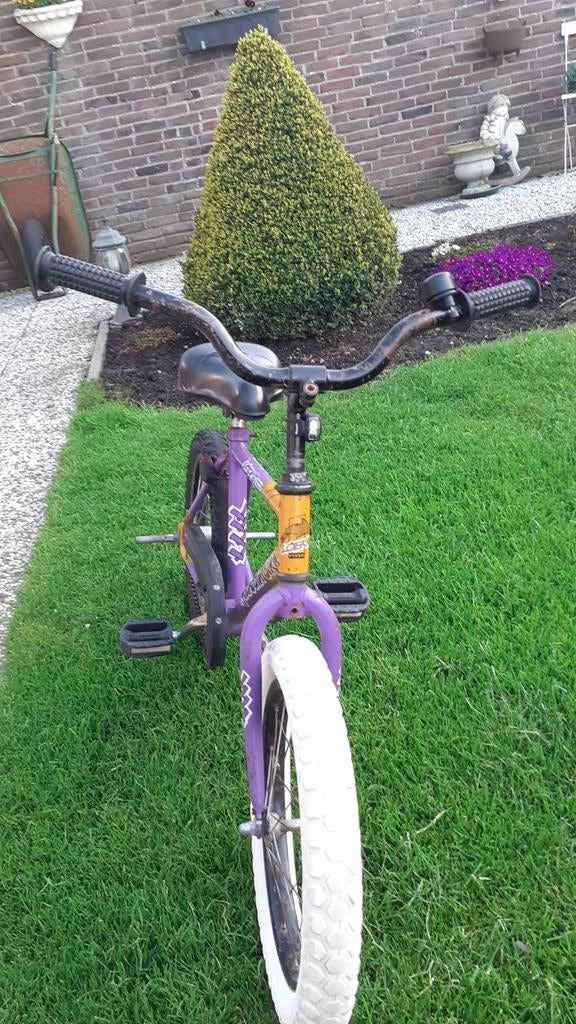 Loeki cross/ stunt fiets 16inch, Fietsen en Brommers, Fietsen | Driewielfietsen, Ophalen of Verzenden, Gebruikt