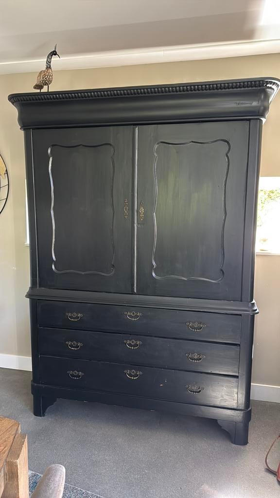 Brocante zwarte kast met lades, Antiek en Kunst, Ophalen of Verzenden