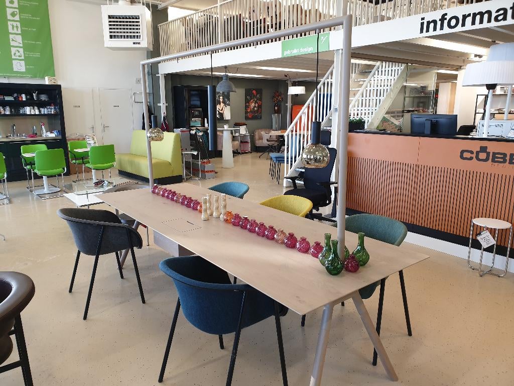 Vergadertafel 280*100*75cm Incl. verlichting, Ophalen, Glas, 100 tot 150 cm, 200 cm of meer