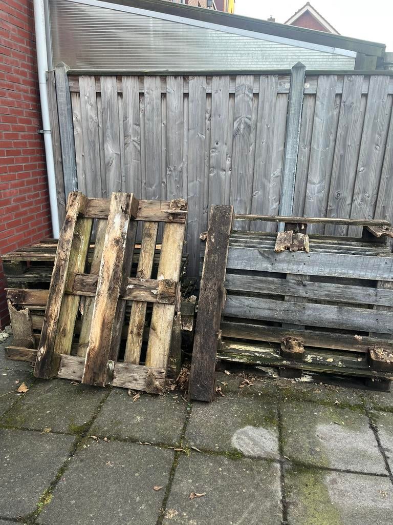 GRATIS Pallets voor paasvuur!, Minder dan 3 m³, Ophalen