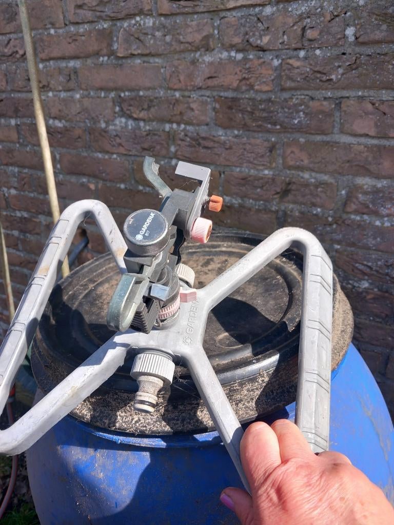 Gardena watersproeier, Ophalen, Gebruikt, Zwenksproeier