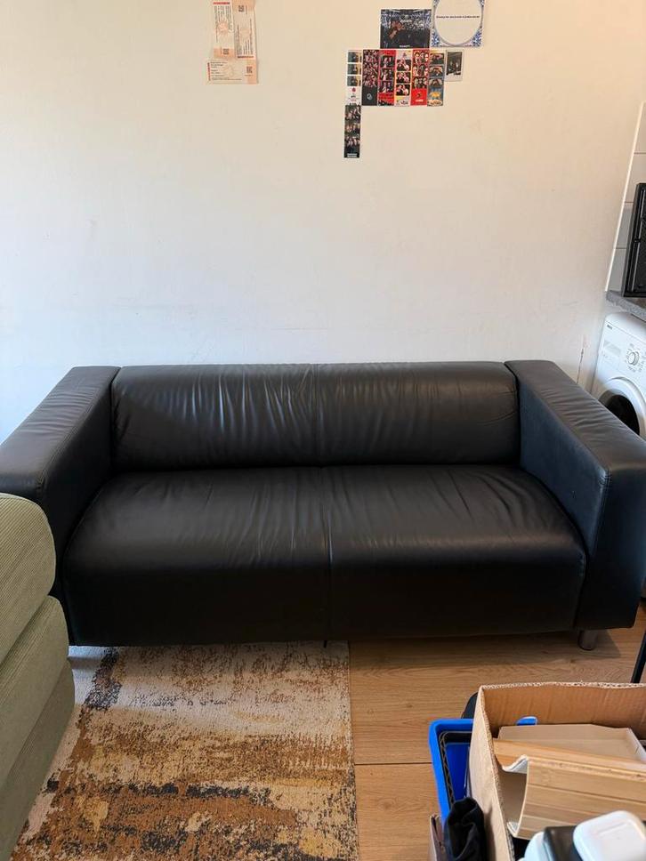 Zwarte Klippan bank - Rechte bank, Huis en Inrichting, Banken | Bankstellen, Gebruikt, Rechte bank, Tweepersoons, 150 tot 200 cm