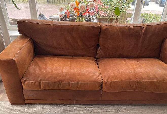Cognac bruine suede bank (namaak leer maar voelt heel echt), Ophalen of Verzenden, Zo goed als nieuw, 75 tot 100 cm, Leer