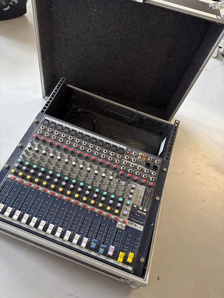 Soundcraft EFX12 mengpaneel, Ophalen, Gebruikt, 10 tot 20 kanalen, Microfooningang
