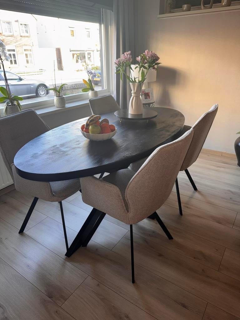 Eettafel ovaal, Huis en Inrichting, Tafels | Eettafels, Ophalen of Verzenden, Zo goed als nieuw