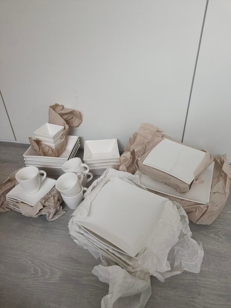 Compleet vierkant servies voor 6 personen, Ophalen, Aardewerk, Overige stijlen, Bord(en)