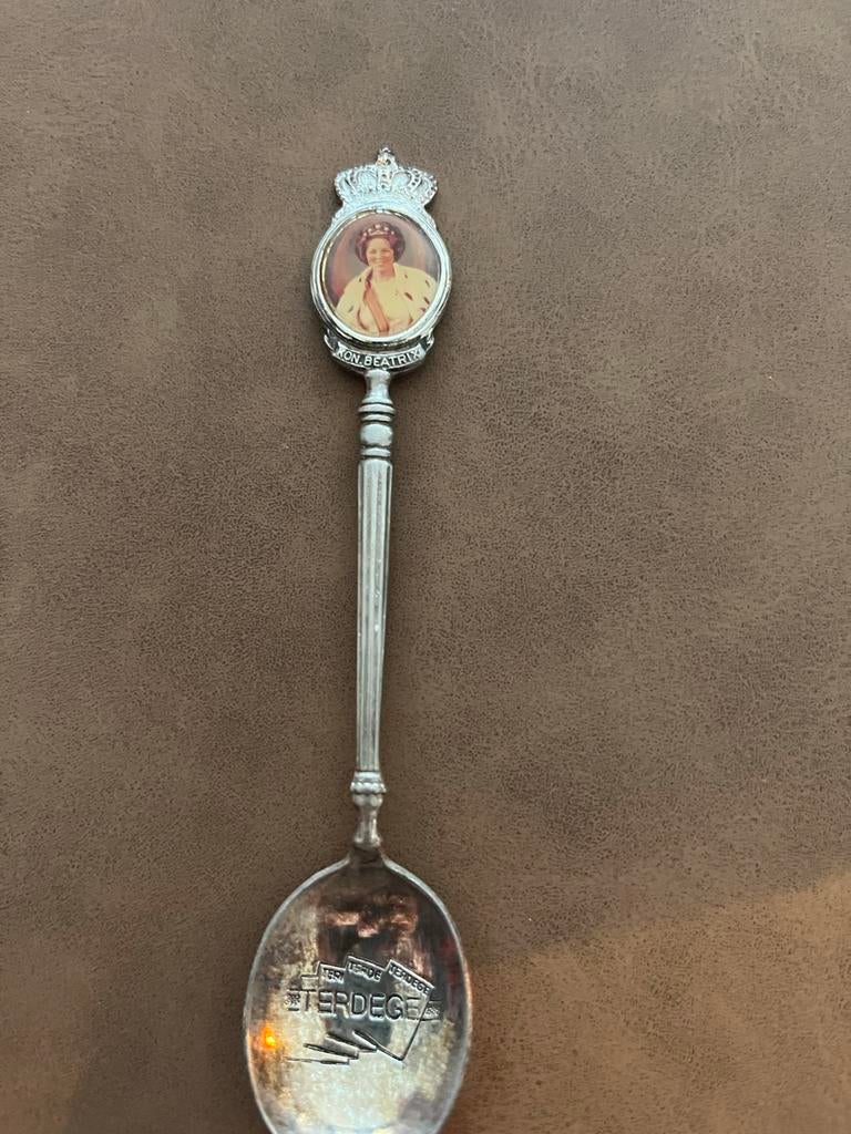 Zilverkleurige lepel met Koningin Beatrix, Ophalen of Verzenden