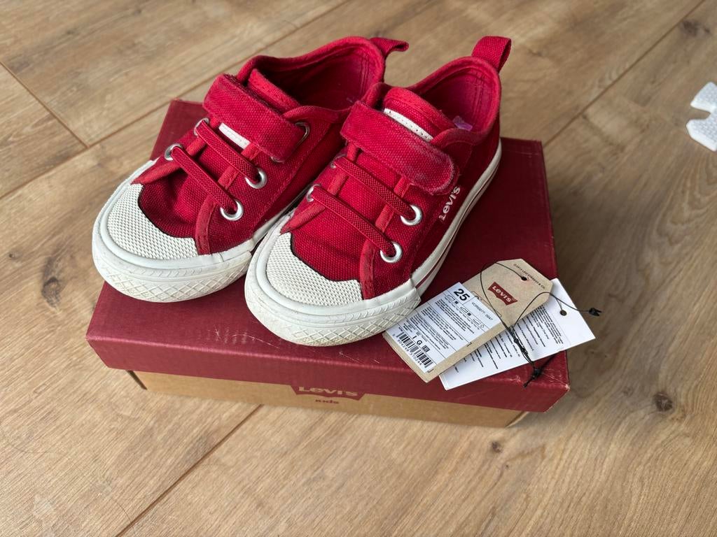 Levi's Kids Rode Sneakers - Maat 25, Ophalen of Verzenden, Zo goed als nieuw, Jongen of Meisje, Schoenen