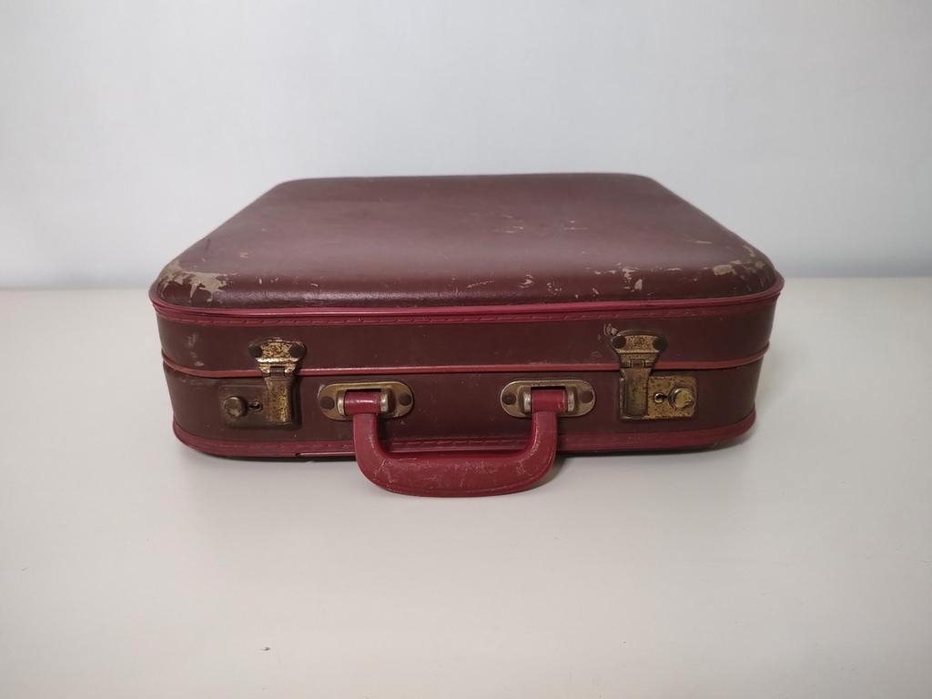 K569 stewardess koffer in de kleur bordeaux rood, Overige materialen, Gebruikt, Onbekend, Minder dan 50 cm