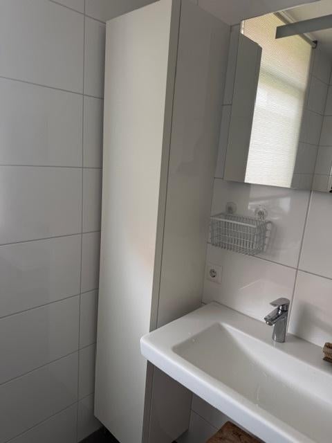 IKEA Godmorgon hoge badkamerkast wit, Huis en Inrichting, Badkamer | Badkamermeubels, Ophalen, (Half)hoge kast, Minder dan 50 cm