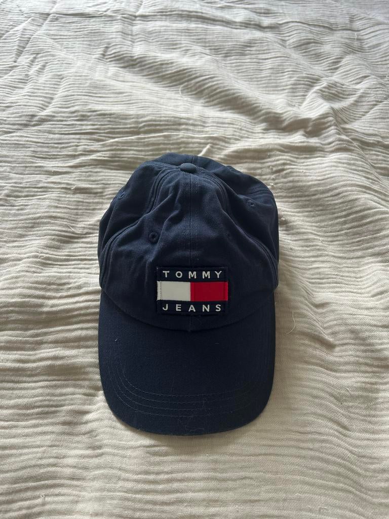 Tommy Hilfiger Jeans pet - Donkerblauw met logo, Kleding | Dames, Hoeden en Petten, Ophalen of Verzenden, Gedragen, One size fits all