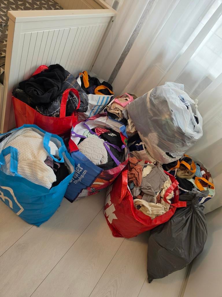 Grote partij kleding: diverse zakken vol, Ophalen of Verzenden, Zo goed als nieuw, Jongetje of Meisje