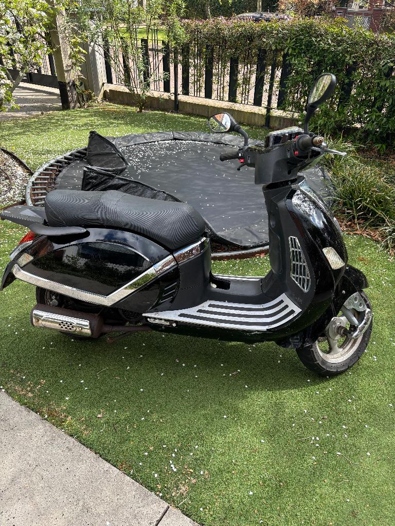Snor-Scooter Znen te koop, Fietsen en Brommers, Gebruikt, Benzine, Ophalen, Overige merken