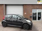 Peugeot 107 1.0-12V XS|AIRCO|NIEUWE APK|AUTOMAAT, Auto's, Stof, Gebruikt, Zwart, 4 stoelen