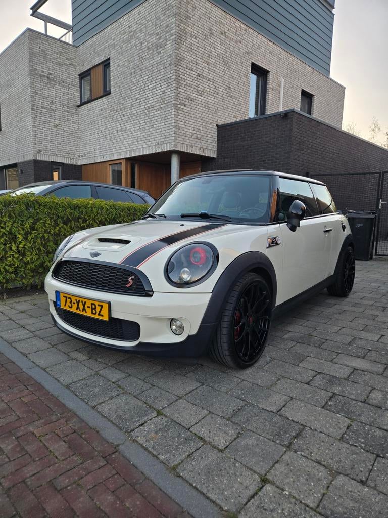 Mini Cooper S R56 2007 174PK Wit, Auto's, Mini, Voorwielaandrijving, 4 cilinders, 4 stoelen, Handgeschakeld