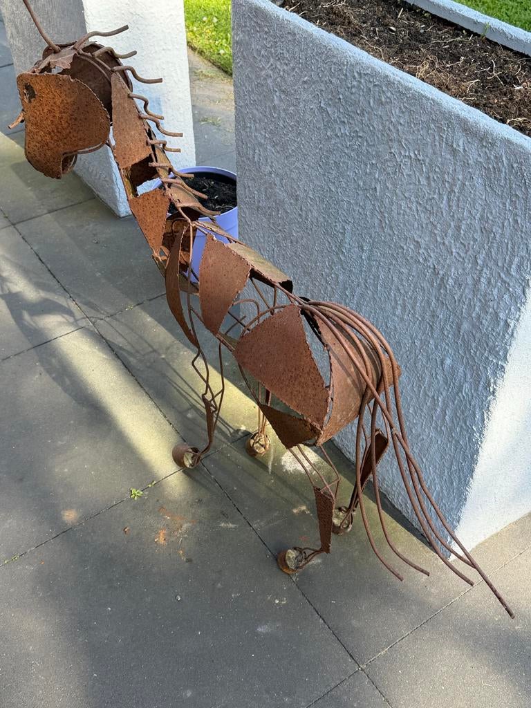 Metalen tuindecoratie paard - roestkleurig, Tuin en Terras, Tuinbeelden, Ophalen of Verzenden, Gebruikt, Metaal, Dierenbeeld