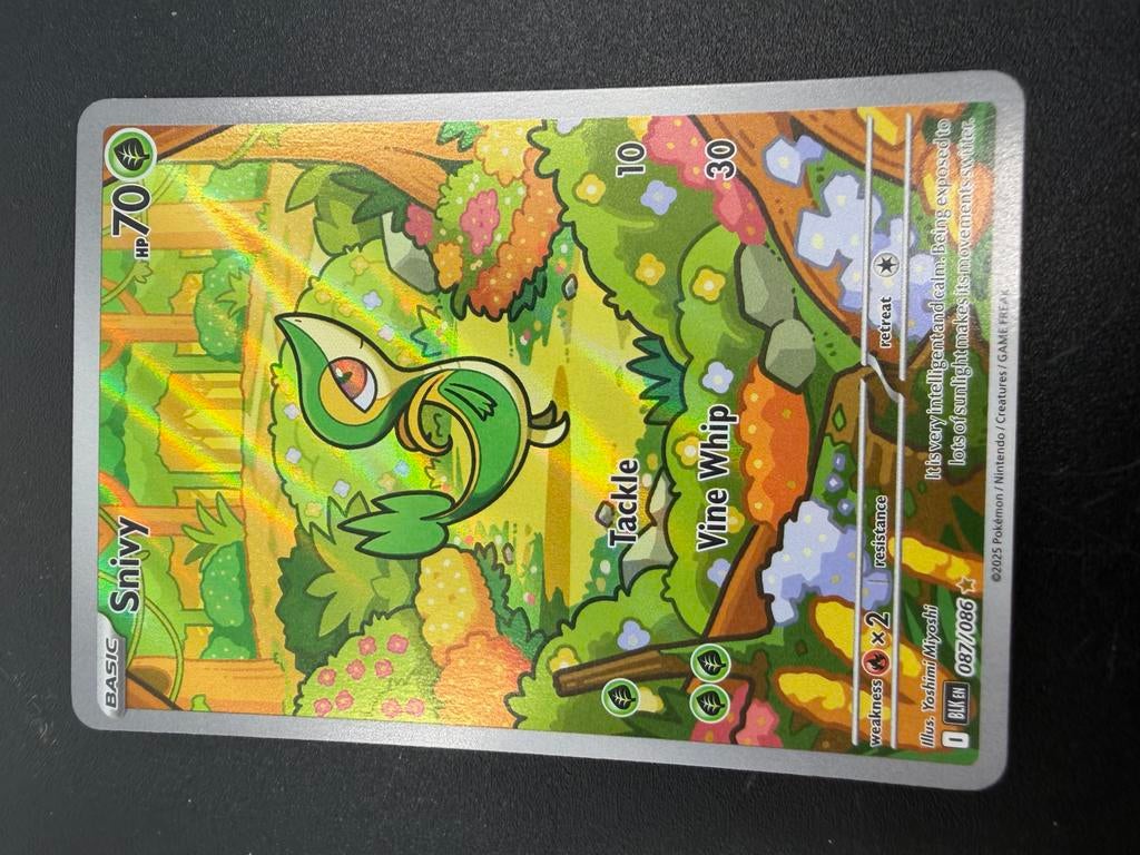 Snivy 087/086 Pokemon kaart - Zeldzaam en Foil, Ophalen of Verzenden, Zo goed als nieuw, Losse kaart, Foil