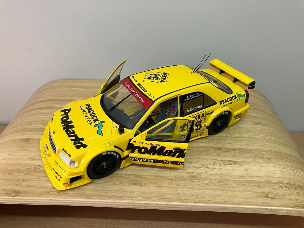 Mercedes C-Class  DTM 1994  v.Ommen  1/18 UT Models, Hobby en Vrije tijd, Modelauto's | 1:18, Ophalen of Verzenden, Zo goed als nieuw