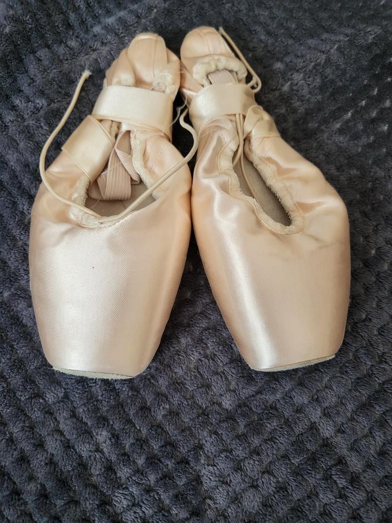 Bloch spitzen Amelie 7.5 (maat 40.5/41), Ophalen of Verzenden, Zo goed als nieuw, Schoenen