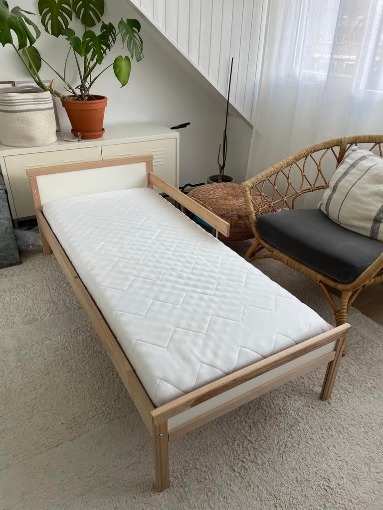 IKEA peuterbed met matras, Kinderen en Baby's, Kinderkamer | Bedden, Ophalen, Gebruikt, 70 tot 85 cm, 140 tot 160 cm