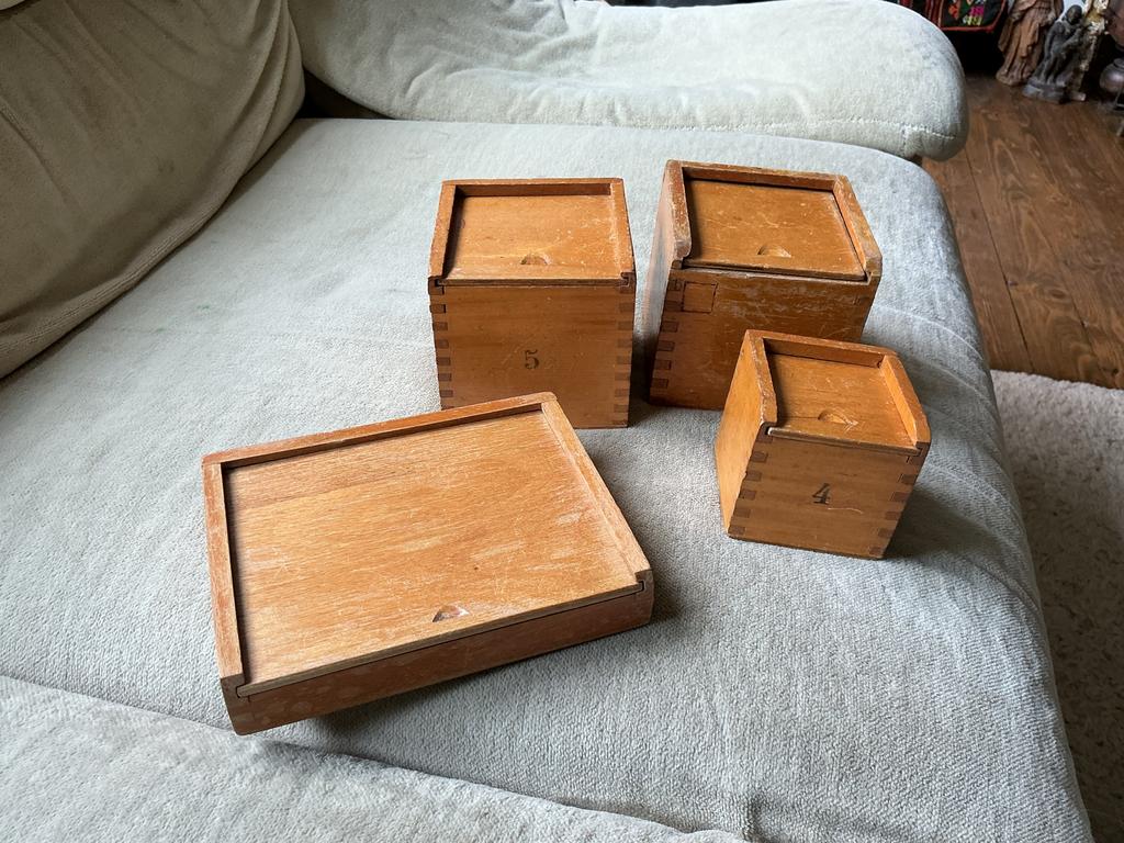 Houten doosjes met deksel,  vintage kleuterschool materiaal, Ophalen of Verzenden