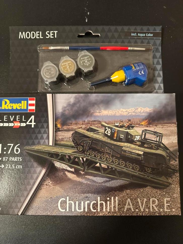 Revell Churchill A.V.R.E. Modelbouw Set - Level 4, Hobby en Vrije tijd, Modelbouw | Auto's en Voertuigen, Nieuw, Tank, 1:50 of kleiner