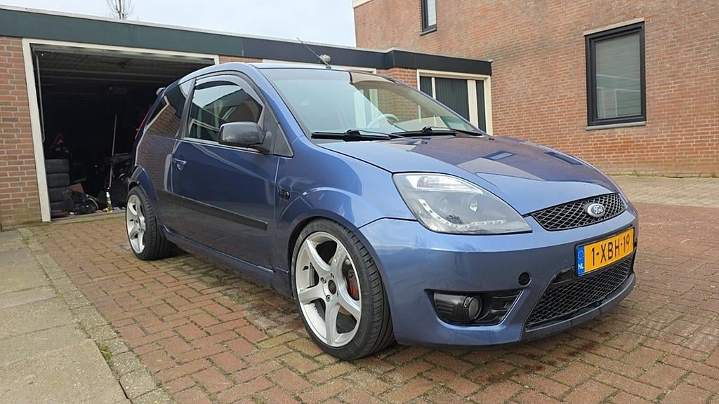 Ford Fiesta 1.4 compleet of in onderdelen, Ophalen, Voor, Ford, Bumper