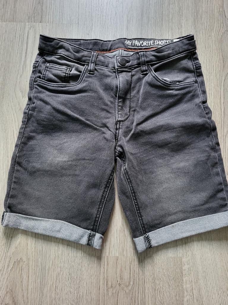 Korte broek 122/128 hema, Kinderen en Baby's, Kinderkleding | Maat 122, Broek, Ophalen of Verzenden, Zo goed als nieuw, Hema