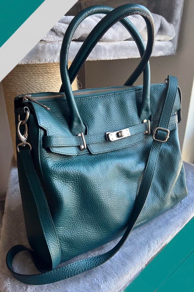 Schoudertas Gigi Fratelli met vak voor tablet., Sieraden, Tassen en Uiterlijk, Verzenden, Gebruikt, Overige kleuren, Handtas