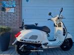 Vespa 300 GTS Super. In werkelijke nieuwstaat met 12.390 km, Cardan-aandrijving, Scooter, 300 cc, Bedrijf